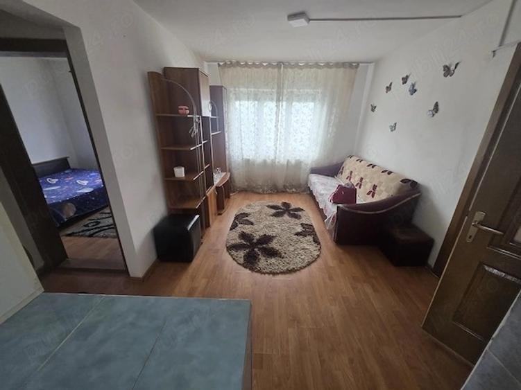 Apartament 3 camere roman