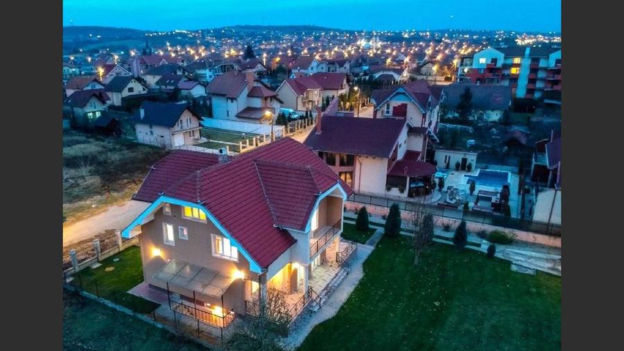 House for sale 6 Rooms, Episcop Ioan Alexi Street, Oradea