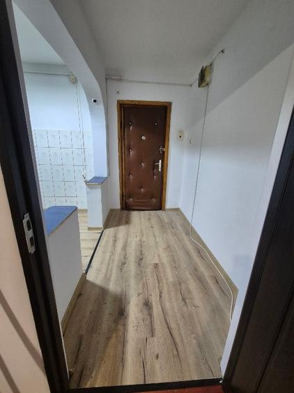 Apartament de vanzare 43 mp cu extra 9 mp balcon si beci
