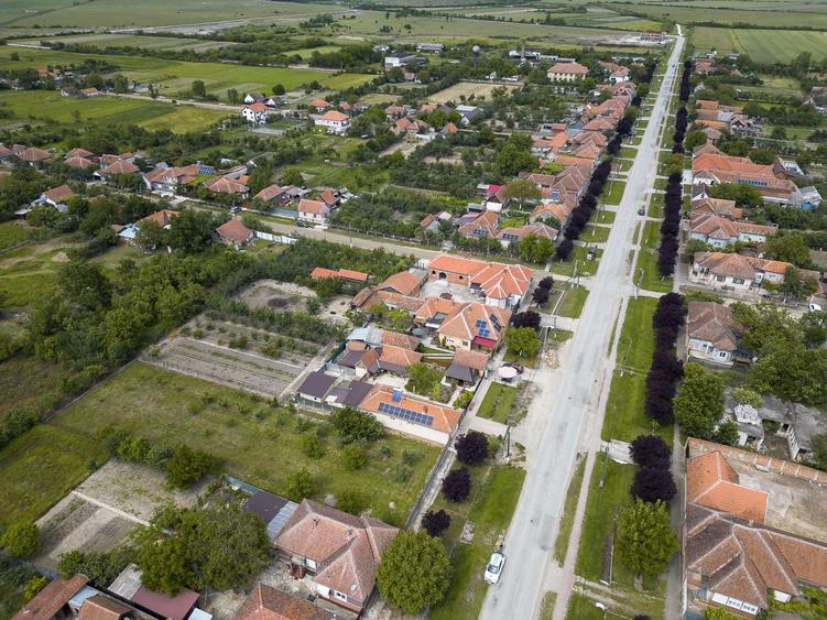 Teren intravilan in comuna Cermei