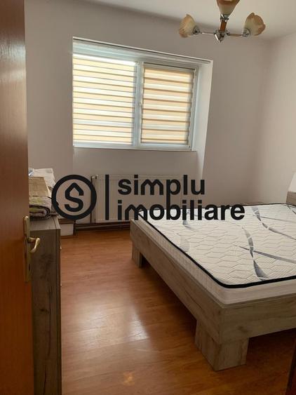 2 camere, etaj 1, centrala, cofetaria Parc - 400 Euro