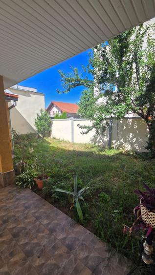 Casă cu etaj de vânzare – Strada Bujorului, zona Piața Mare