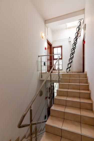Com0%| Cladire multifunctionala Unirii– Hotel Piri | 9 studiouri independente