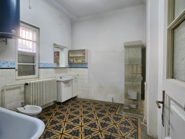 Parter si demisol in vila - Stirbei Voda