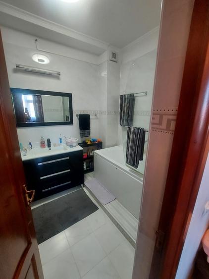 Apartament -5 camere -decomandat-Zona Fundeni