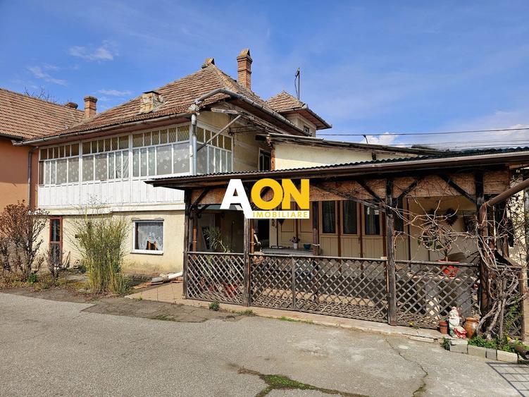 Casa 4 camere, 525 mp teren, zona Centru