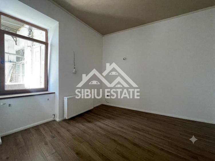 Apartament renovat, în inima Sibiului, pe strada Nicolae Bălcescu