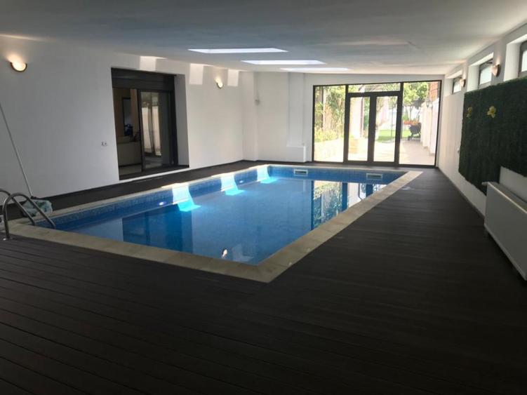 CASA VILA PADUREA BANEASA LUX
