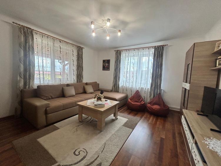 Casa ultrafinisata de vanzare in Rascruci cu teren de 2936 mp