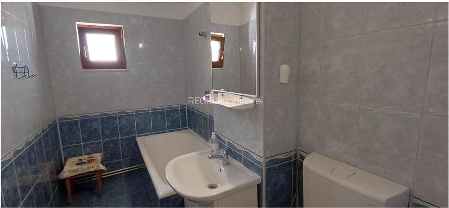 Apartament 3 camere cu parcare Judetean