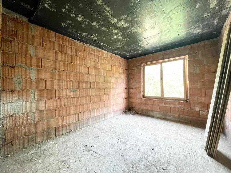 Duplex cu garaj - 5 camere - Mosnita Noua