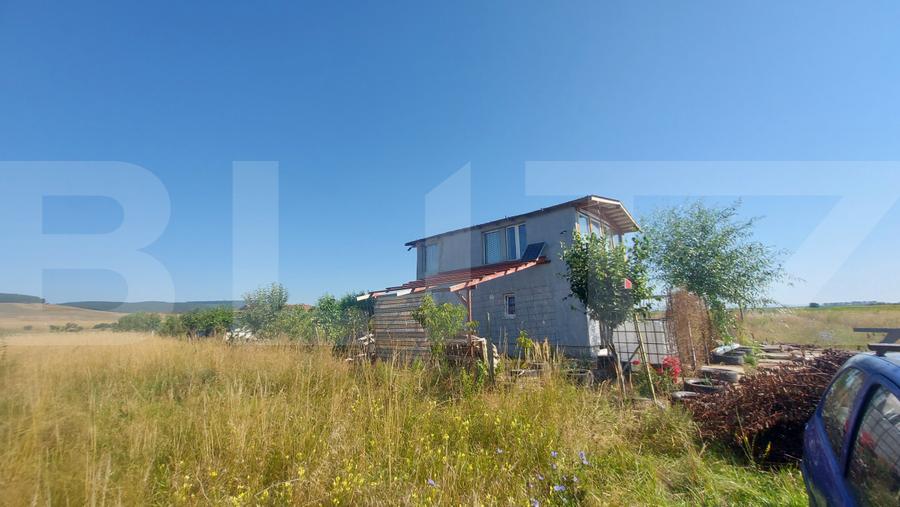 Casa cu 450 mp teren, de weekend sau rezidential, Dobolii De Jos