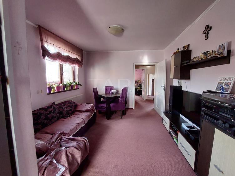 APARTAMENT IN VILA, 4 camere si terasa, Floresti central.