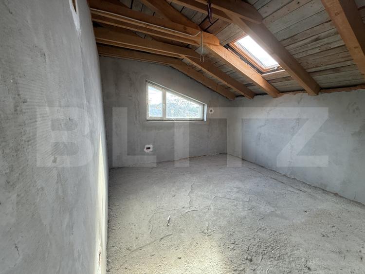 Proprietate 2 case, 223 mp, teren 1.676 mp, zona Lupeni