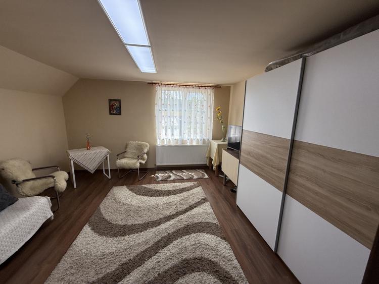 Casa alipită, 208mp utili, 304mp teren, zona PETROM, Baciu