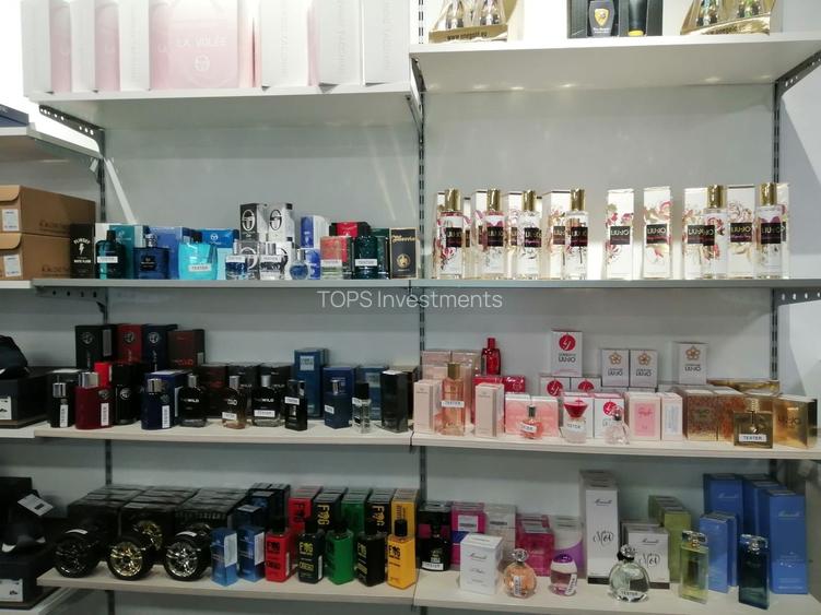 Spațiu comercial 200 mp ultracentral singurul vad pietonal 100% Roman - 14