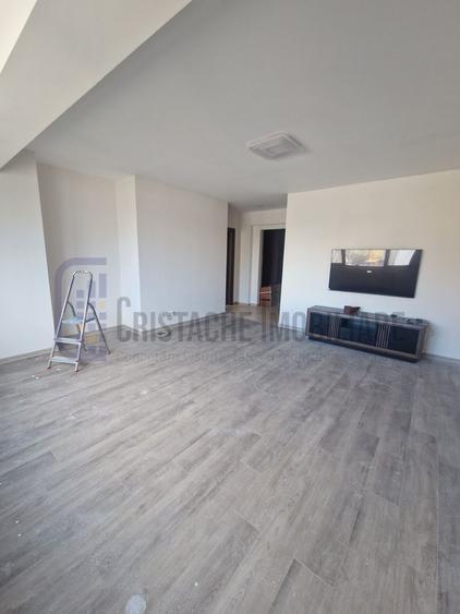 Titan_Apartament 2 camere_70 mp._nemobilat_pretabil birou