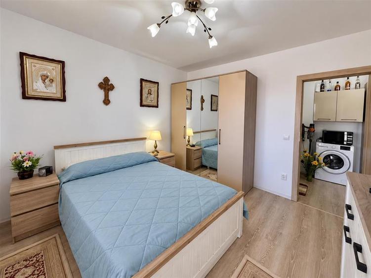 Apartament 2 camere balcon boxa parcare zona Turnisor
