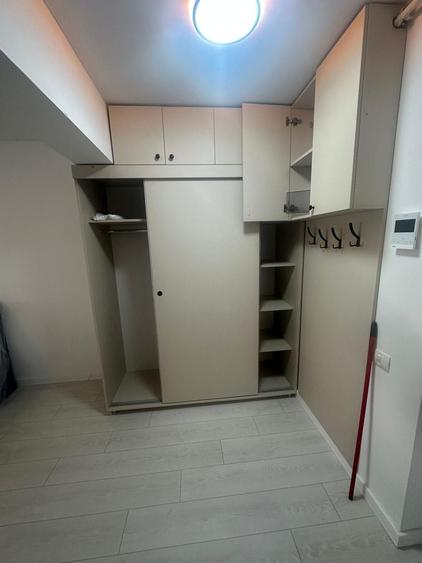 Garsonieră cu loc de parcare , Mobilată si utilată,piscina,metrou Berceni