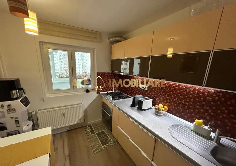 3 Camere de inchiriat | Dristor | Metrou | Decomandat