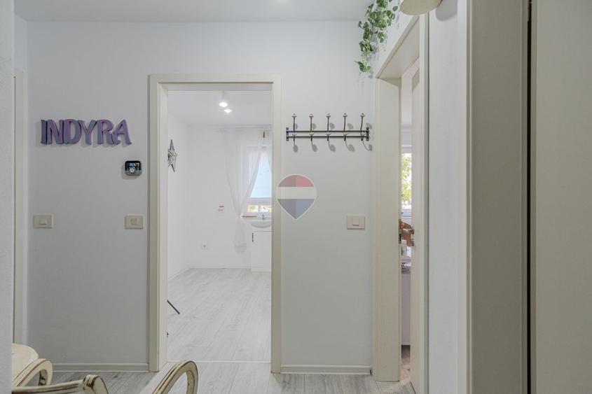 Cameră 13 mp de închiriat | Salon Beauty | Kasper Coresi