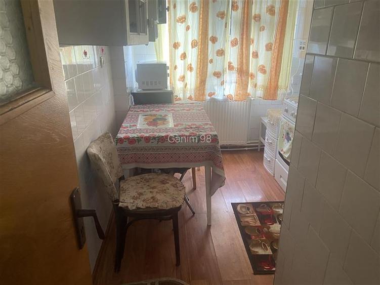Apartament 3 camere , zona Gara ,  58 mp ,et 3 din 4 , mobilat , centrala termic - 10