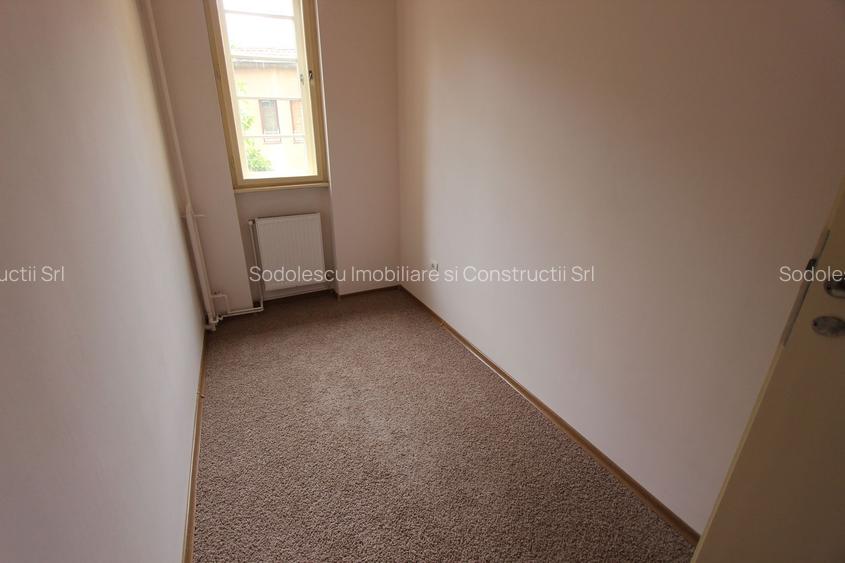 Apartament spatios 3 camere,zona medicina - 11