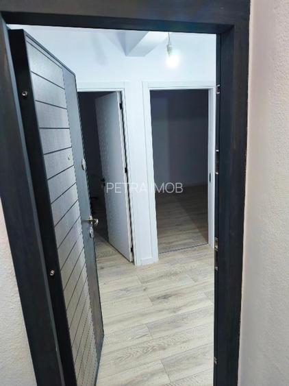 2 CAMERE DECOMANDAT LIBER - 5