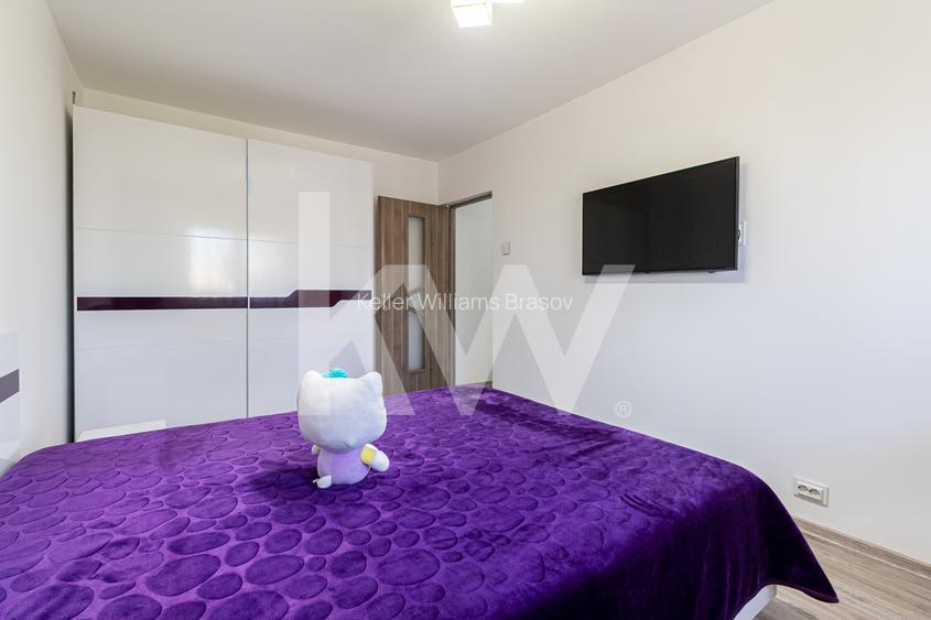 Vânzare apartament cu 3 camere, decomandat - strada Codrul Cosminului - 8