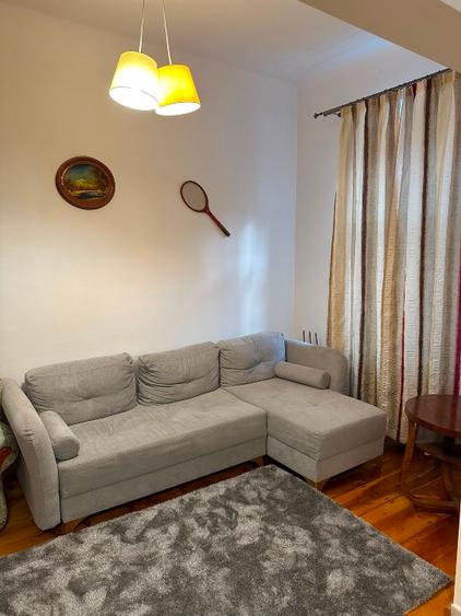 Închiriez apartament 3 camere - zonă ultracentrală