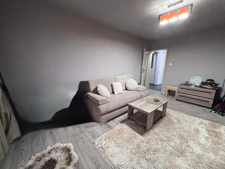 Apartament 2 camere,decomandat,zona Lido-Casa de pensii
