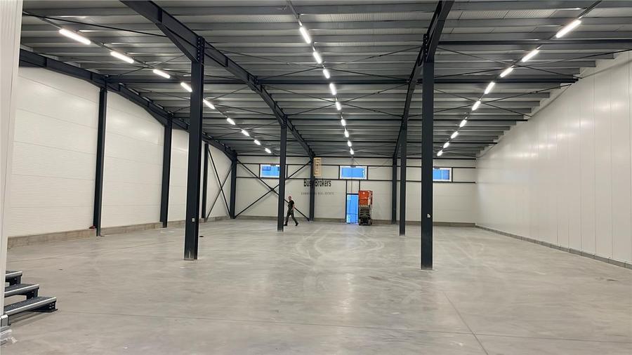 Spatiu Industrial - 1400 mp - Productie - Depozitare - Distributie