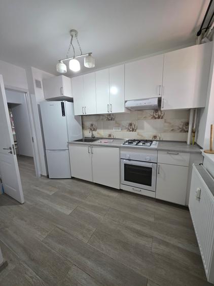 Apartament cu 3 camere de inchiriat in zona Piata Resita