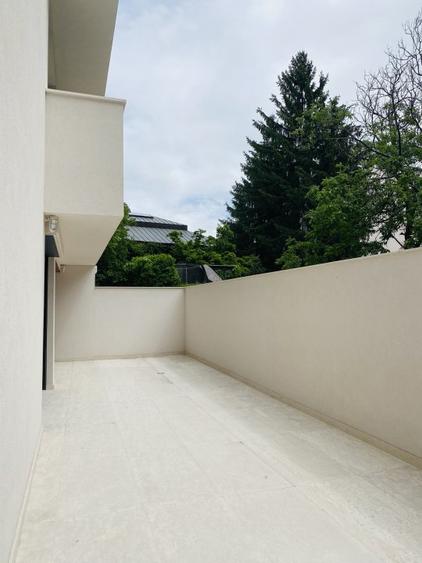 Apartament elegant cu terasa generoasa
