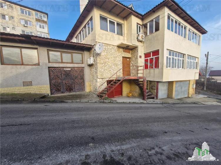 Vila unica de vanzare cu destinatie de locuinta si spatii comerciale, Medgidia,