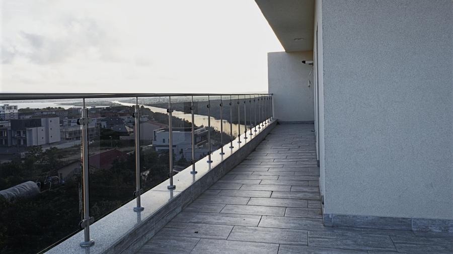 Apartament cu 3 camere, 82mp, Mamaia-Sat