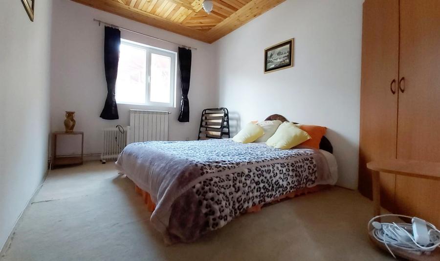 Vanzare casa mare la munte langa padure Cheia judetul Prahova locatie excelenta