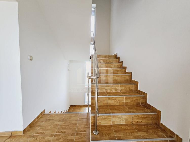 Apartament 3 camere | Scara interioara | 120 mp | Garaj | Alba-Micesti