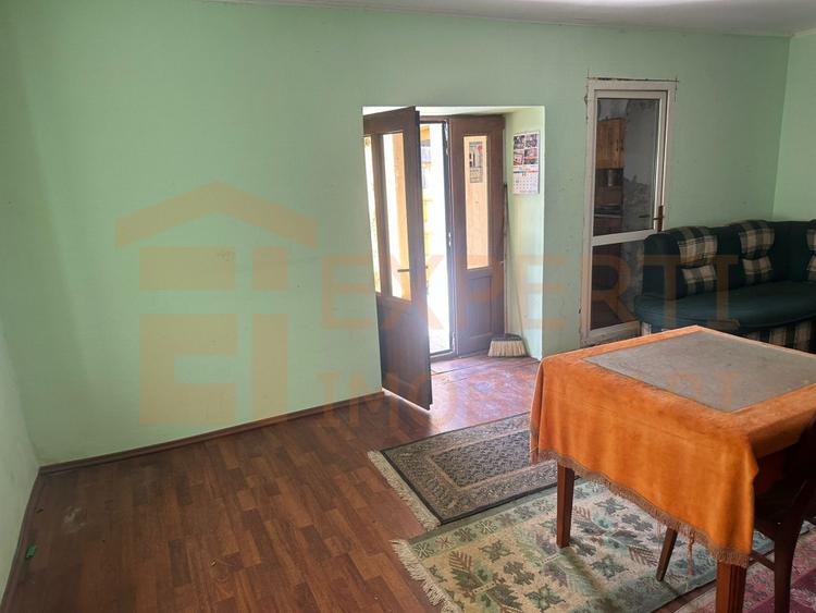 Casă cu teren generos de 820 mp | Valu lui Traian