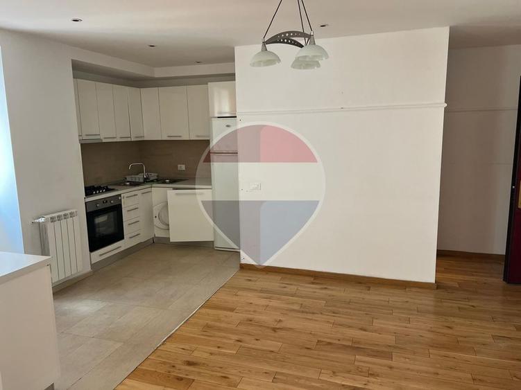 INCHIRIERE Apartament cu 3 camere in zona Nordului