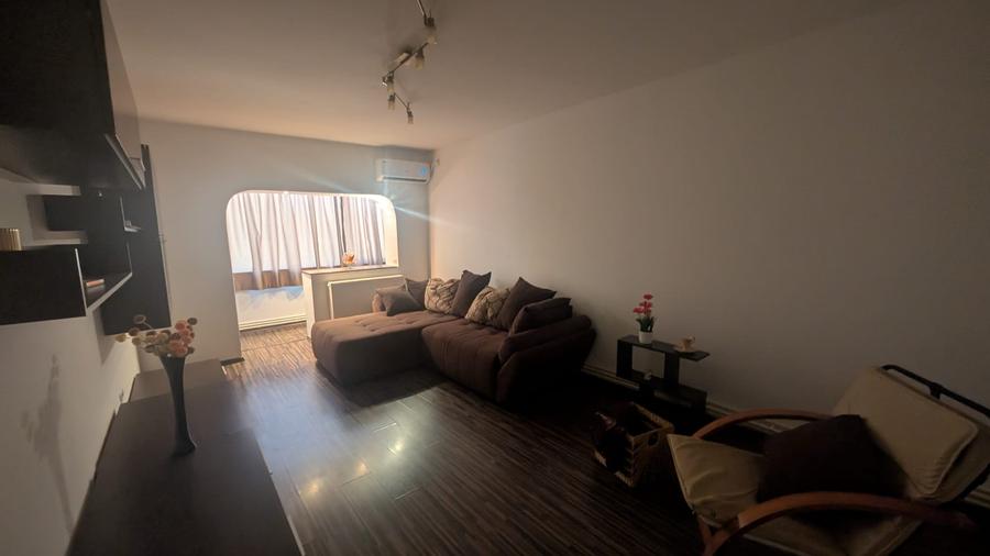 Apartament cu 3 camere de închiriat, zona Dacia