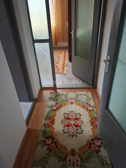 Inchiriez apart. 3 camere - 10