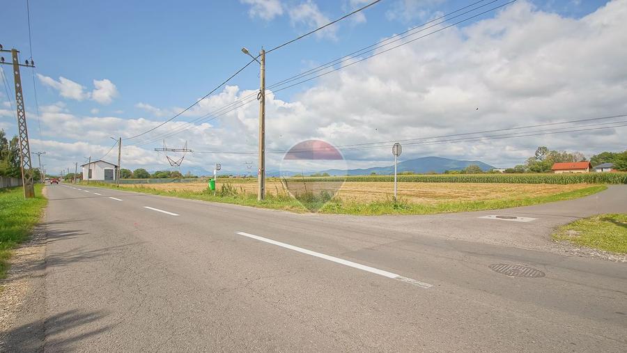 Teren intravilan de 800 mp în Stupini, cu PUZ și utilități la limită