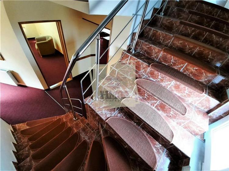 Spatiu birouri 5 camere 2 bai in zona centrala
