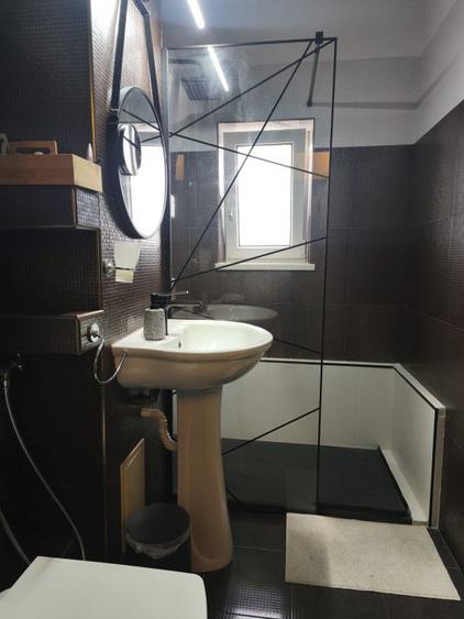 Apartament 4 camere, etaj 2, 82mp utili, zona Hurmuzachi, Radauti