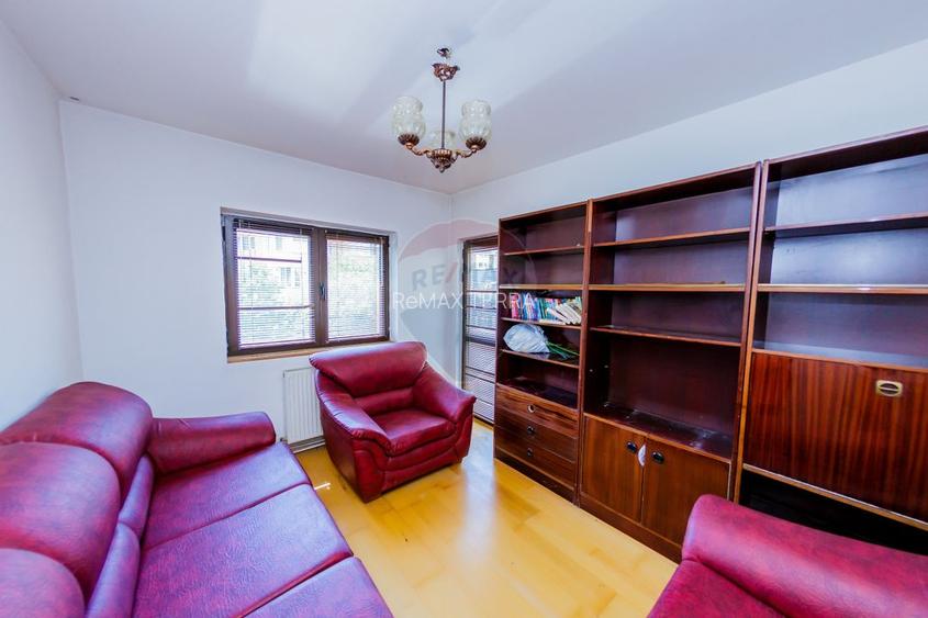 Apartament de vanzare 4 camere decomandat etaj 2 - 7