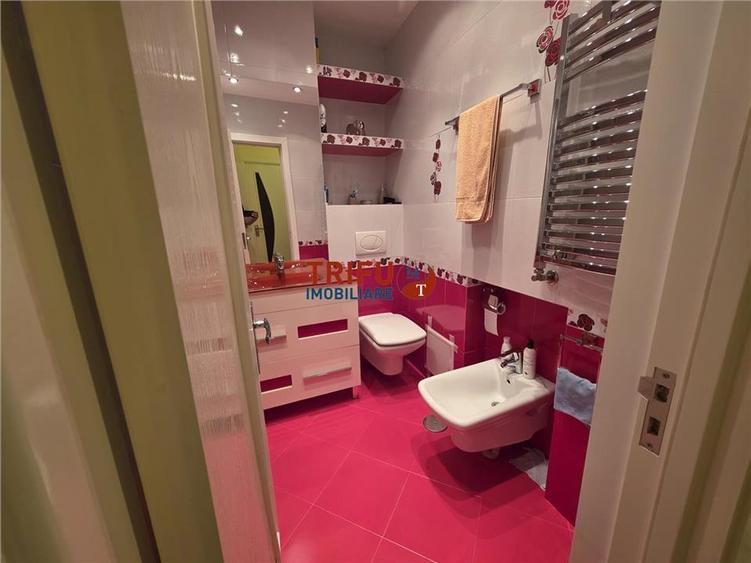 Apartament 3 camere de vanzare in centrul Orasului