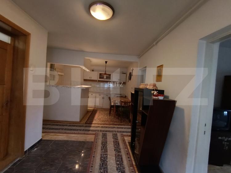 Casă de vanzare/spatiu comercial, cu 4 camere și un teren de 300 mp, central - 7
