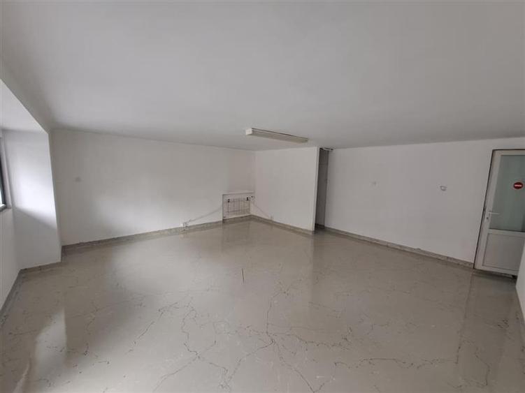Spatiu comercial, D+P, 165 mp utili, situat in cartierul Plopilor!