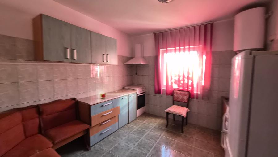 Valu lui Traian - teren 400 mp + casa 3 camere (72 mp ) /necesita renovare